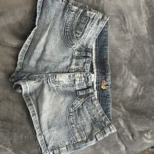 Mudd brand women’s/teens shorts size 7/8 great condition, never worn